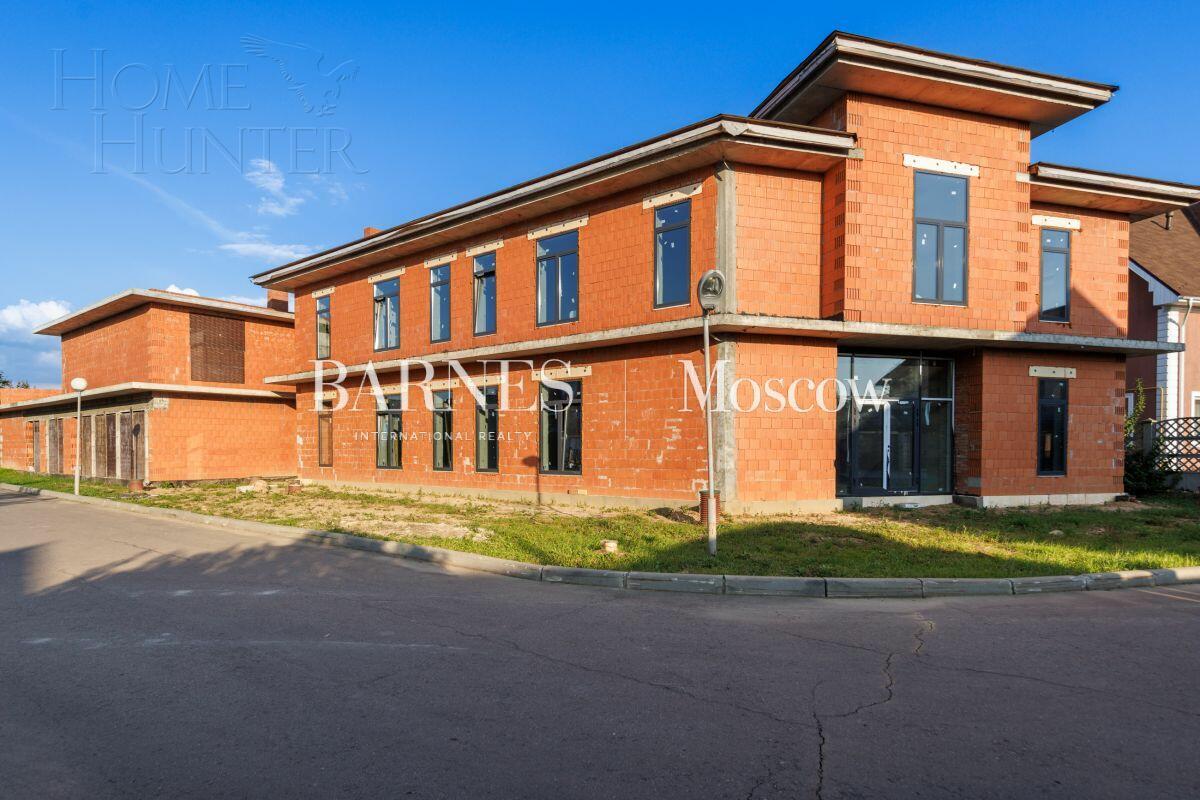 2-этажный коттедж 800 м² без отделки