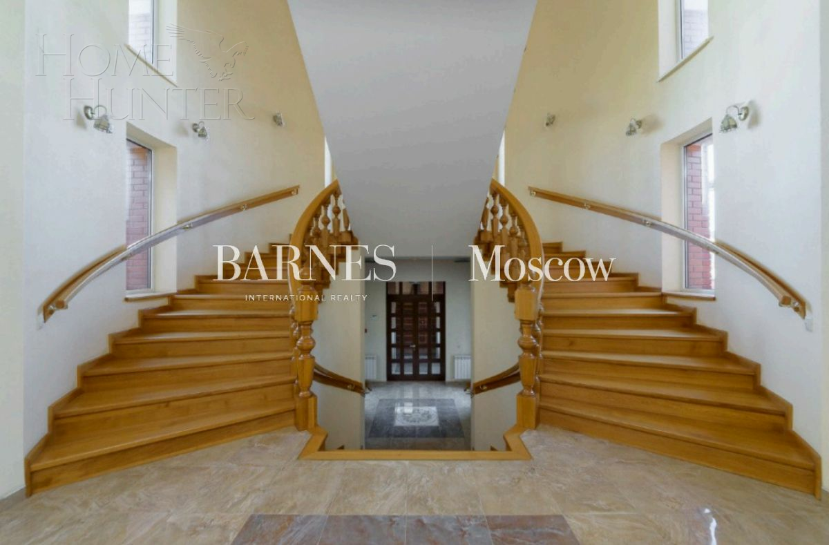 2-этажный коттедж 720 м² с отделкой