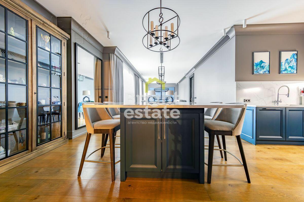 5-КОМН. КВАРТИРА С ОТДЕЛКОЙ 249 М² НА 4 ЭТАЖЕ