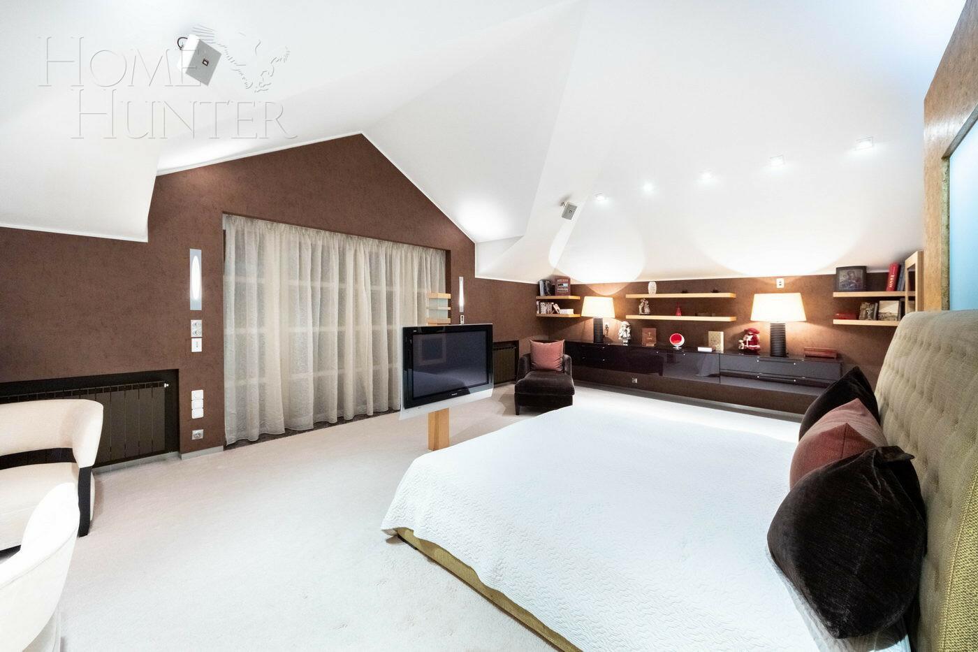 2-этажный коттедж 438 м² с отделкой