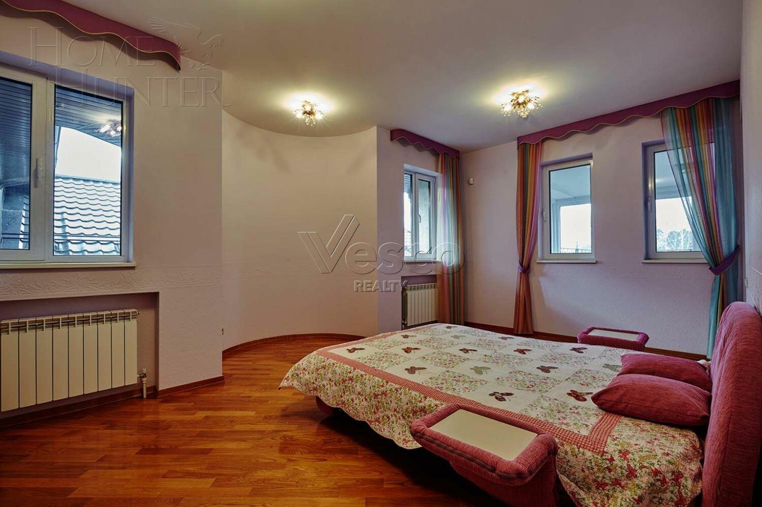 2-этажный коттедж 720 м² с отделкой