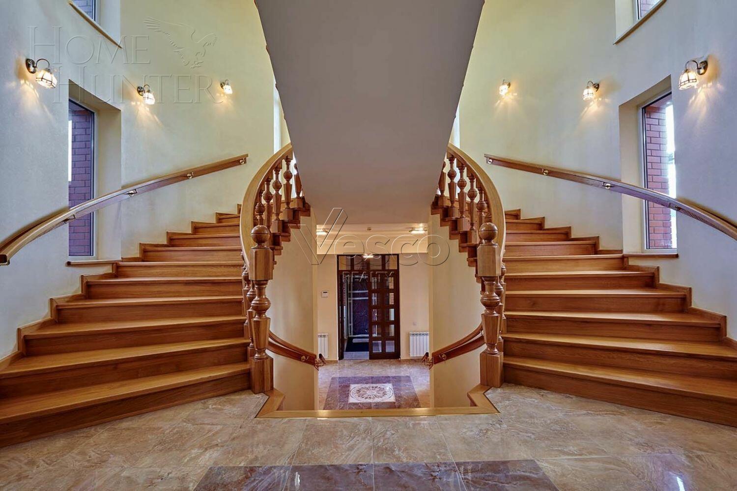 2-этажный коттедж 720 м² с отделкой