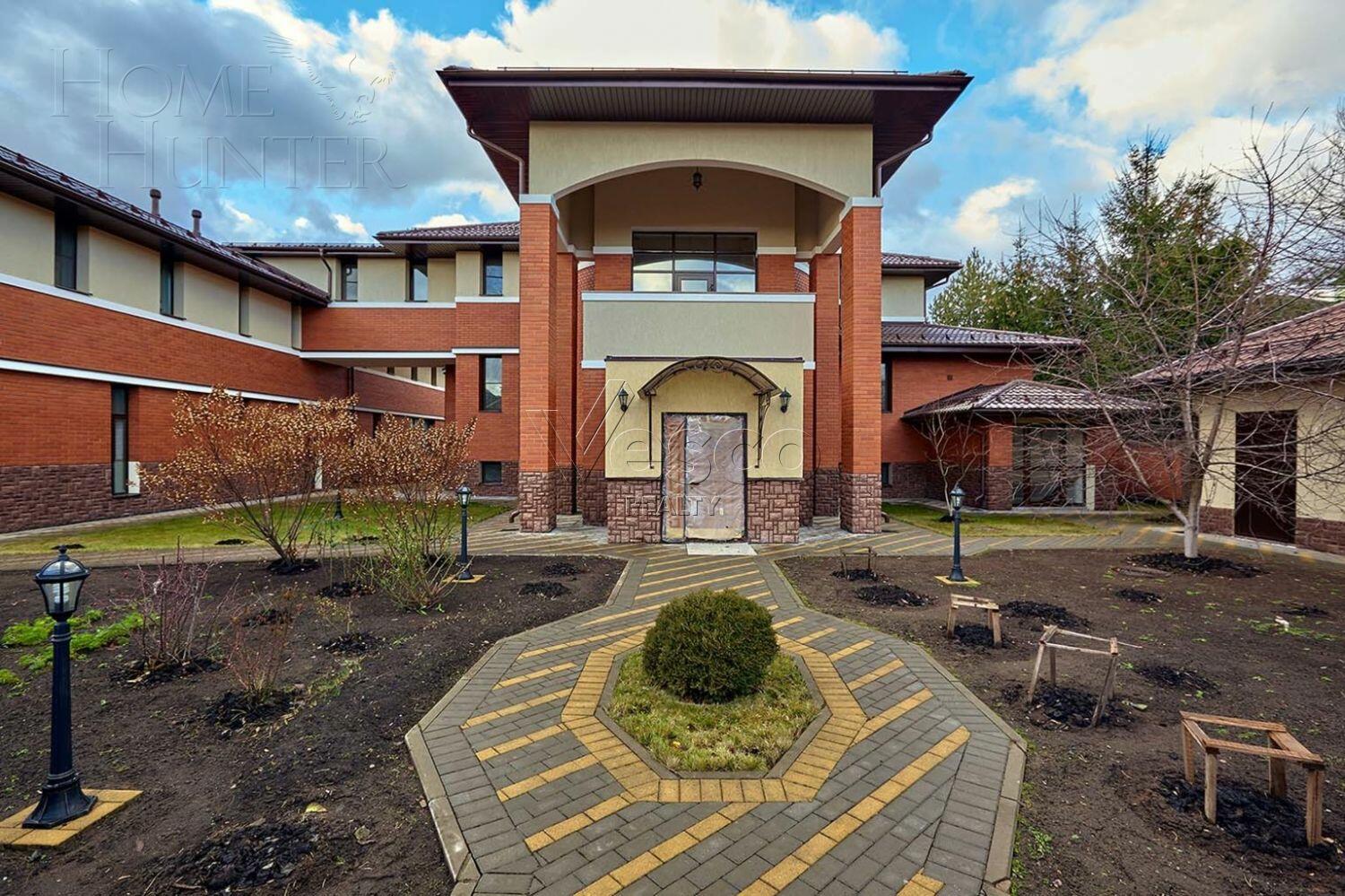 2-этажный коттедж 720 м² с отделкой