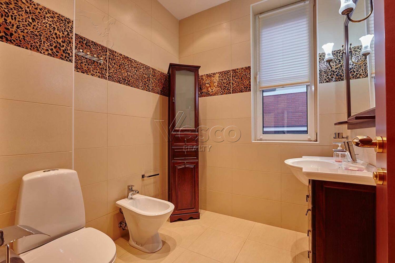 2-этажный коттедж 720 м² с отделкой