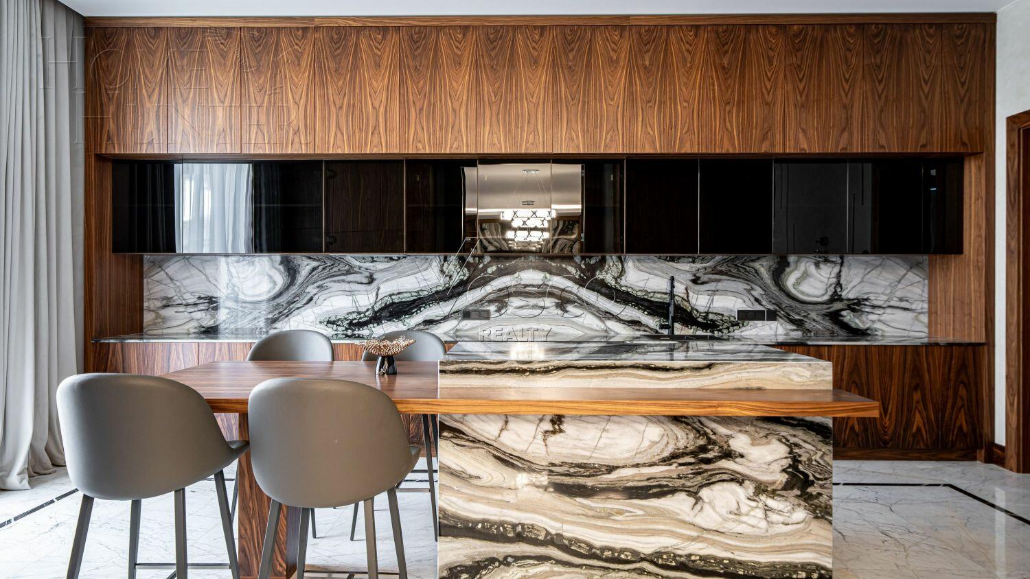 2-этажный коттедж 942 м² с отделкой