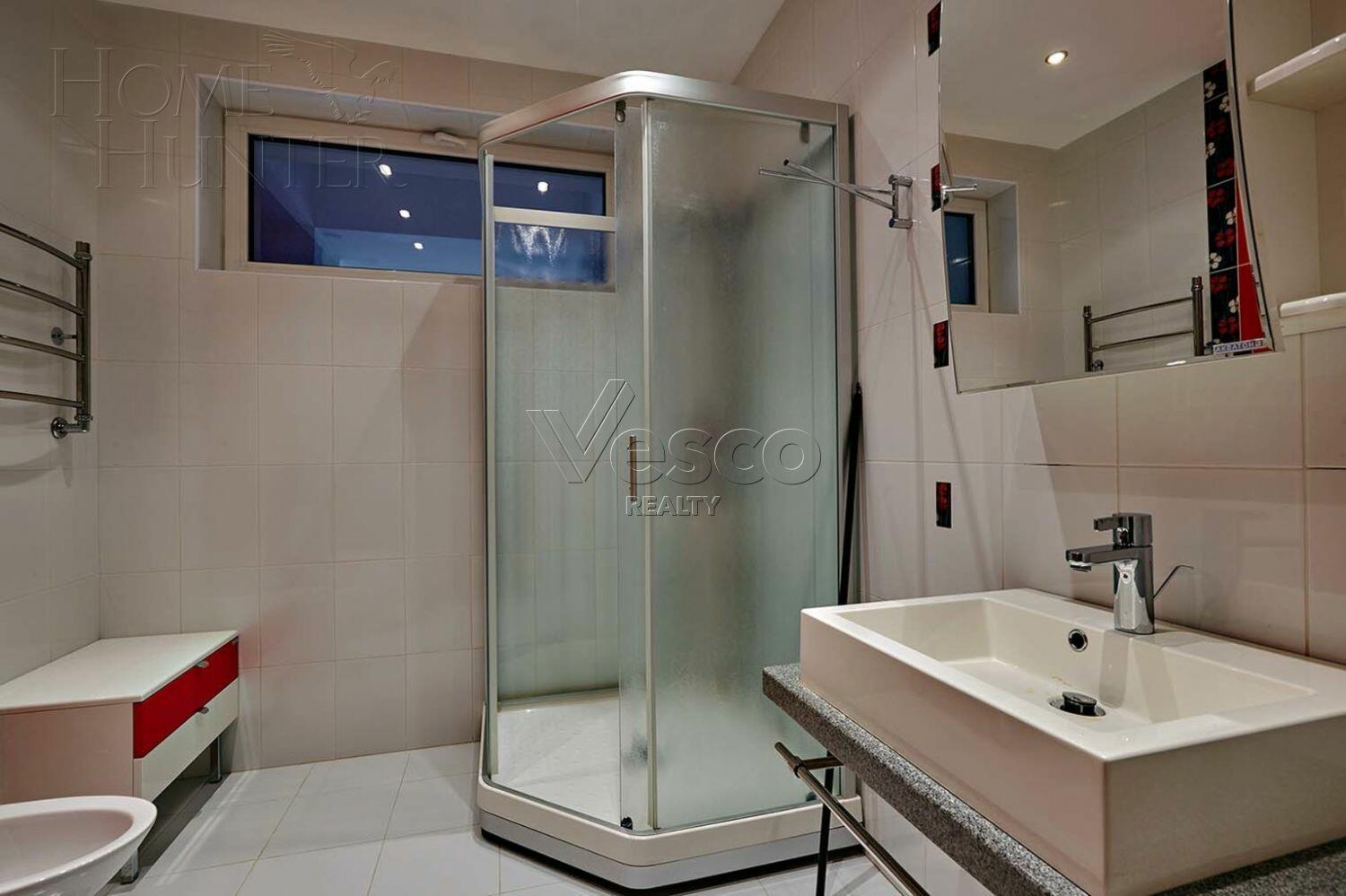 2-этажный коттедж 720 м² с отделкой