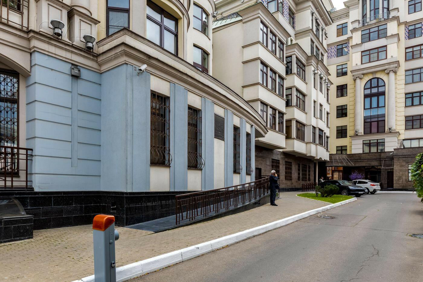 3-КОМН. КВАРТИРА С ОТДЕЛКОЙ 146.5 М² НА 4 ЭТАЖЕ