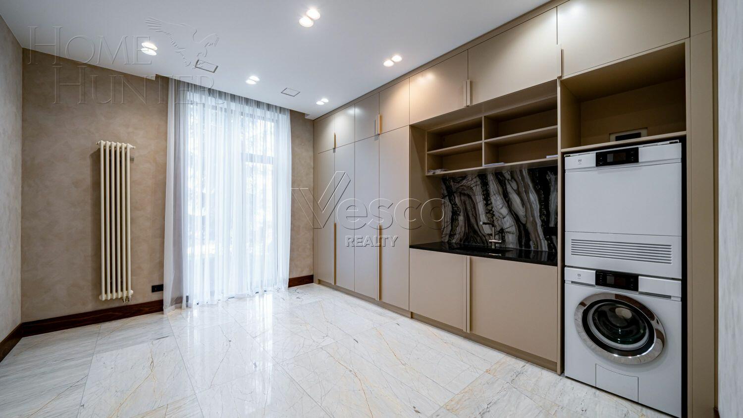 2-этажный коттедж 942 м² с отделкой