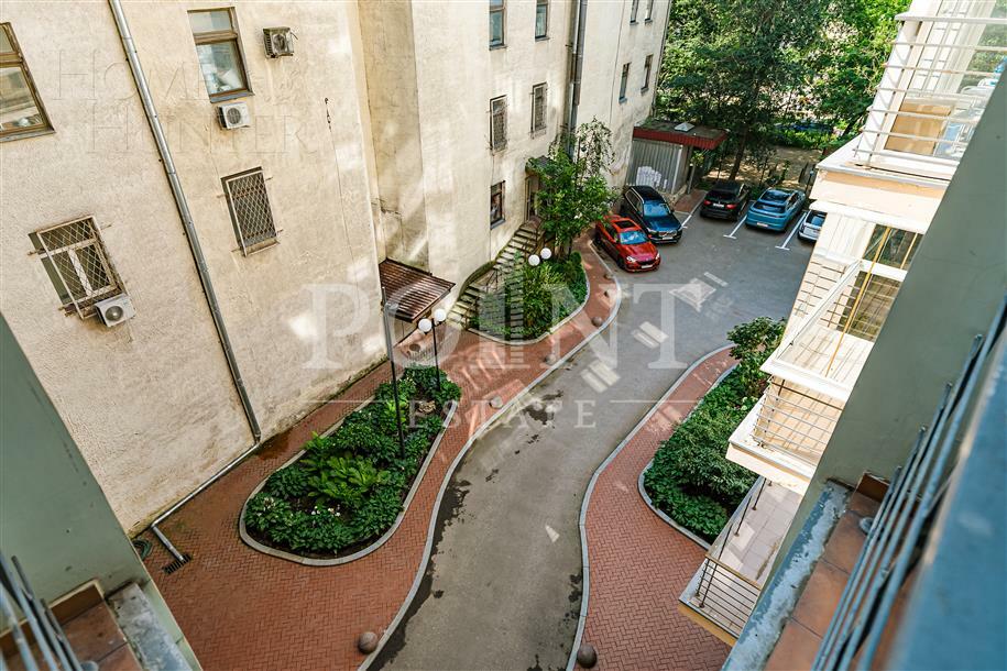 6-КОМН. КВАРТИРА С ОТДЕЛКОЙ 323.5 М² НА 3 ЭТАЖЕ