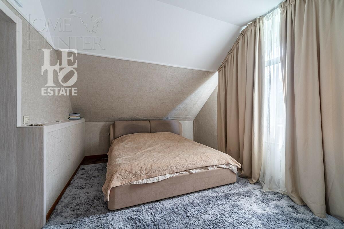 3-этажный коттедж 300 м² с отделкой