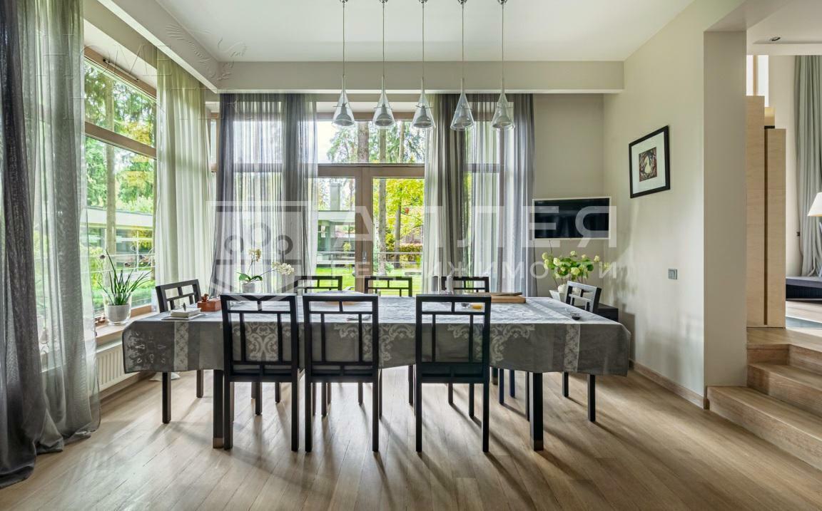 3-этажный коттедж 640 м² с отделкой