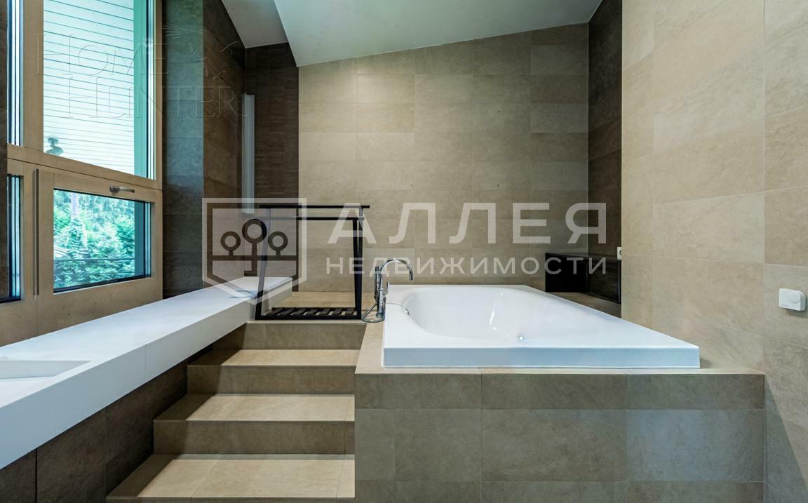 3-этажный коттедж 640 м² с отделкой