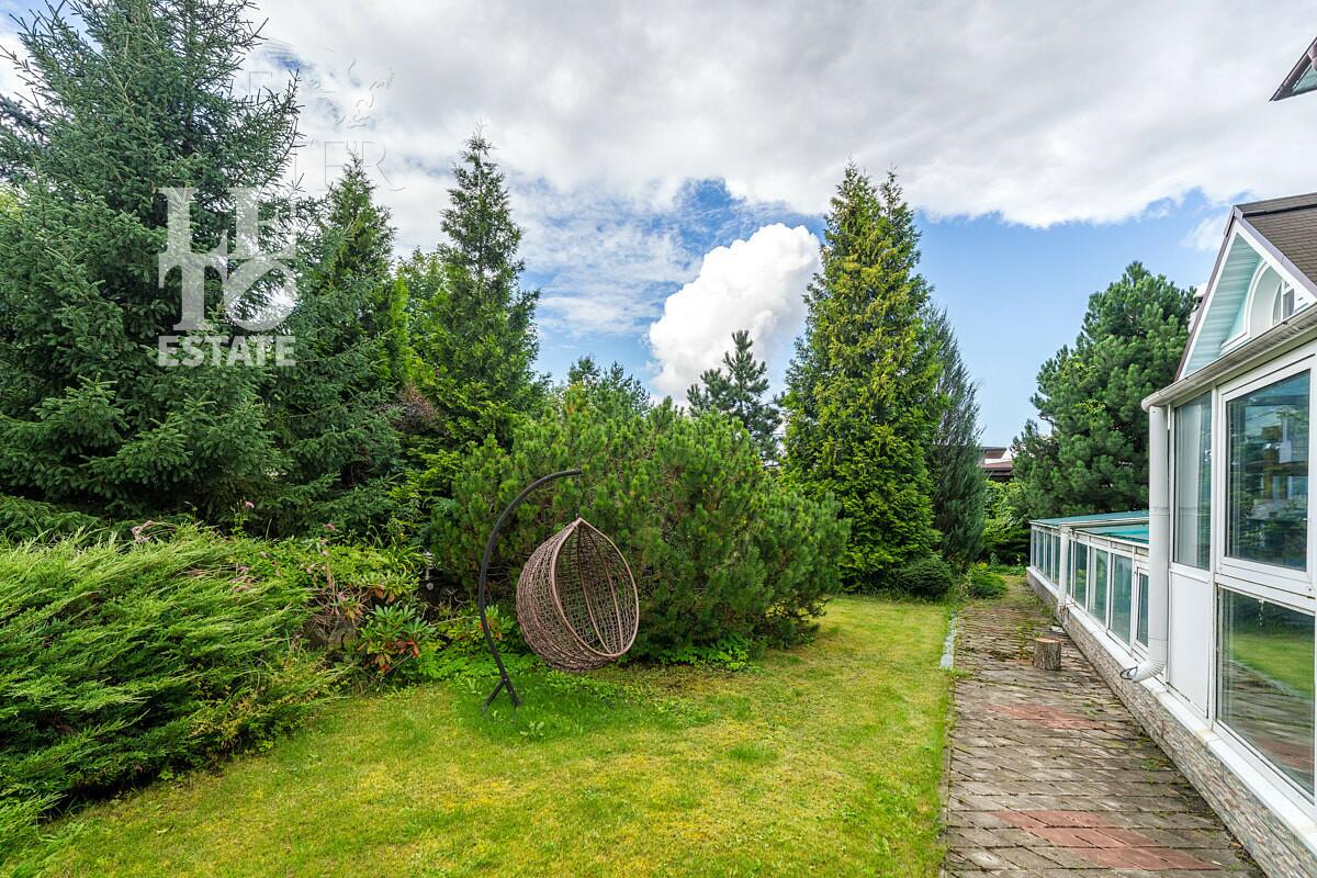 3-этажный коттедж 300 м² с отделкой