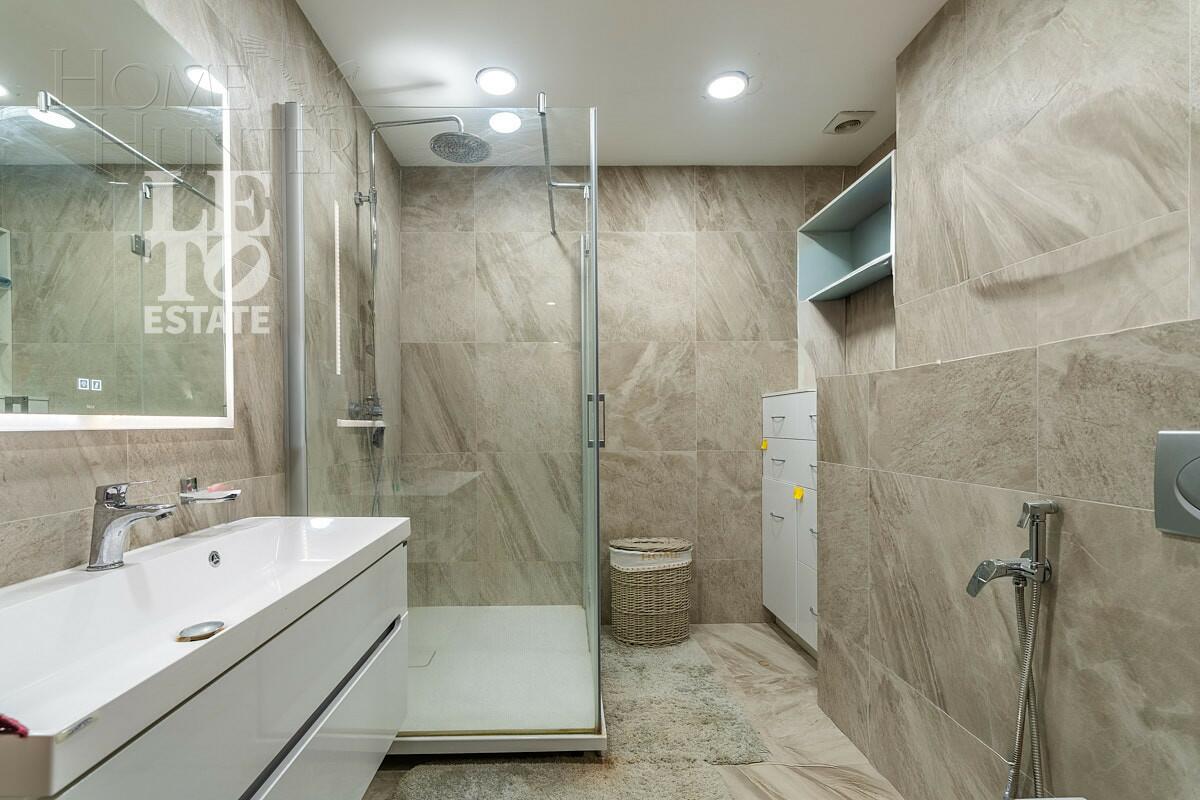 3-этажный коттедж 300 м² с отделкой