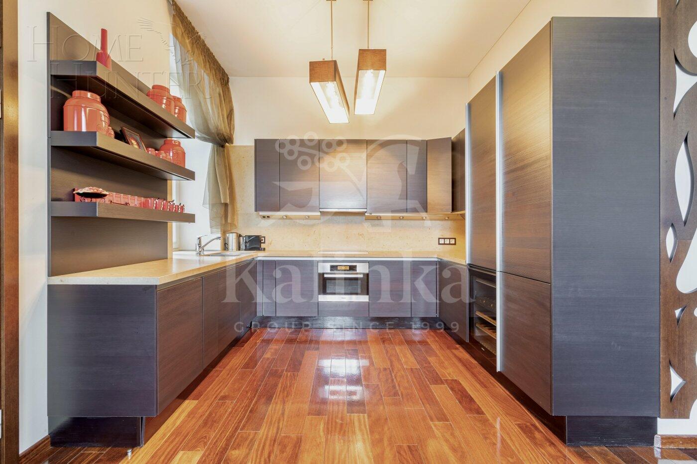 3-КОМН. КВАРТИРА С ОТДЕЛКОЙ 135 М² НА 4 ЭТАЖЕ