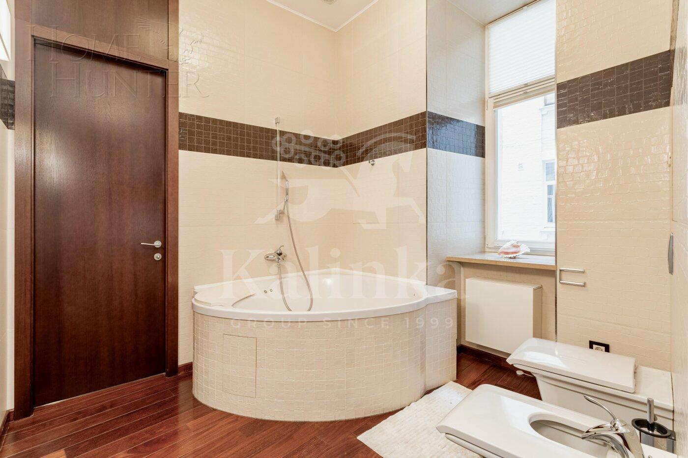 3-КОМН. КВАРТИРА С ОТДЕЛКОЙ 135 М² НА 4 ЭТАЖЕ