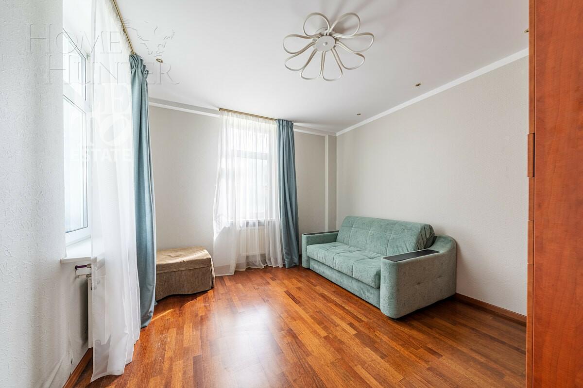 3-этажный коттедж 300 м² с отделкой