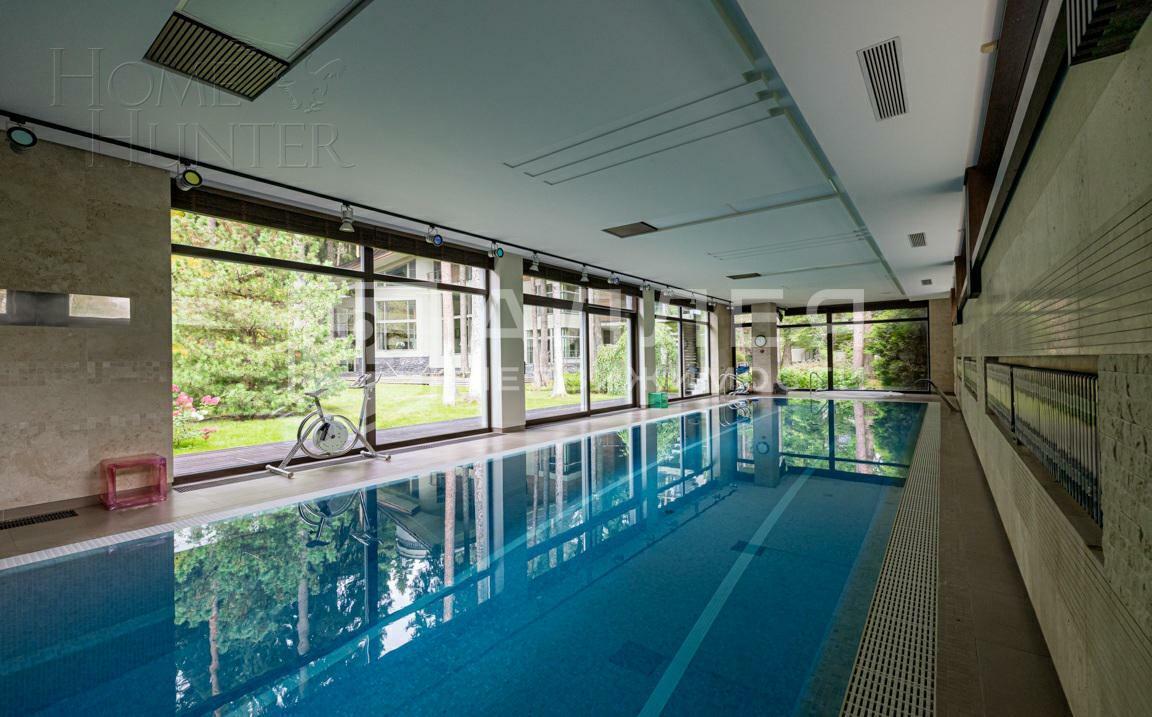 3-этажный коттедж 640 м² с отделкой