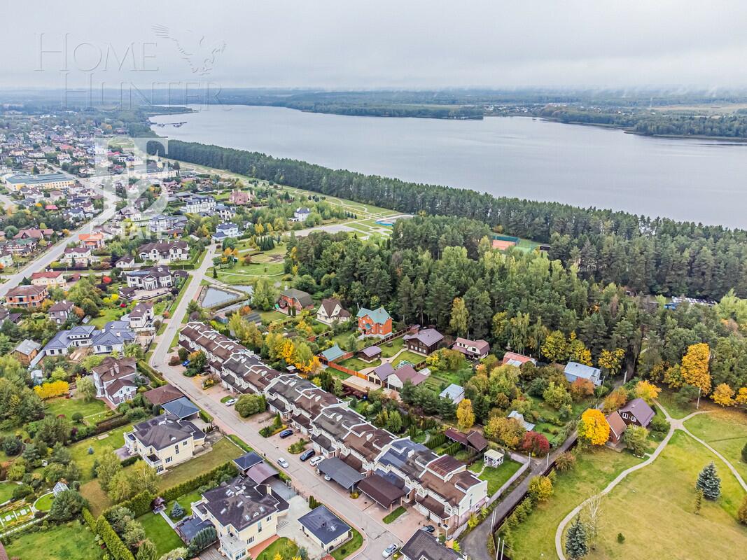 3-этажный коттедж 300 м² с отделкой