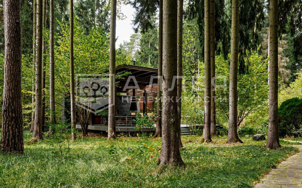 3-этажный коттедж 640 м² с отделкой