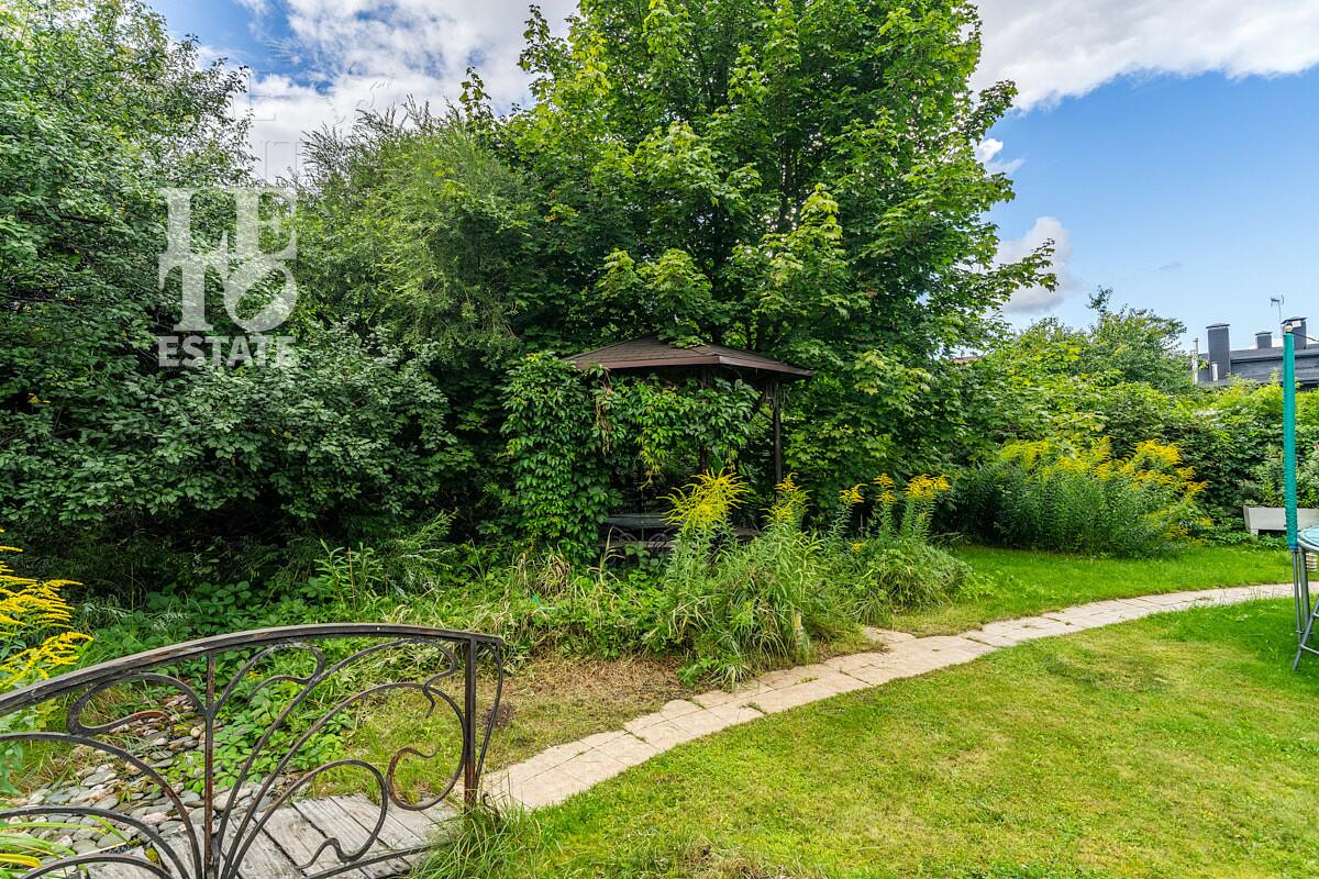 3-этажный коттедж 300 м² с отделкой