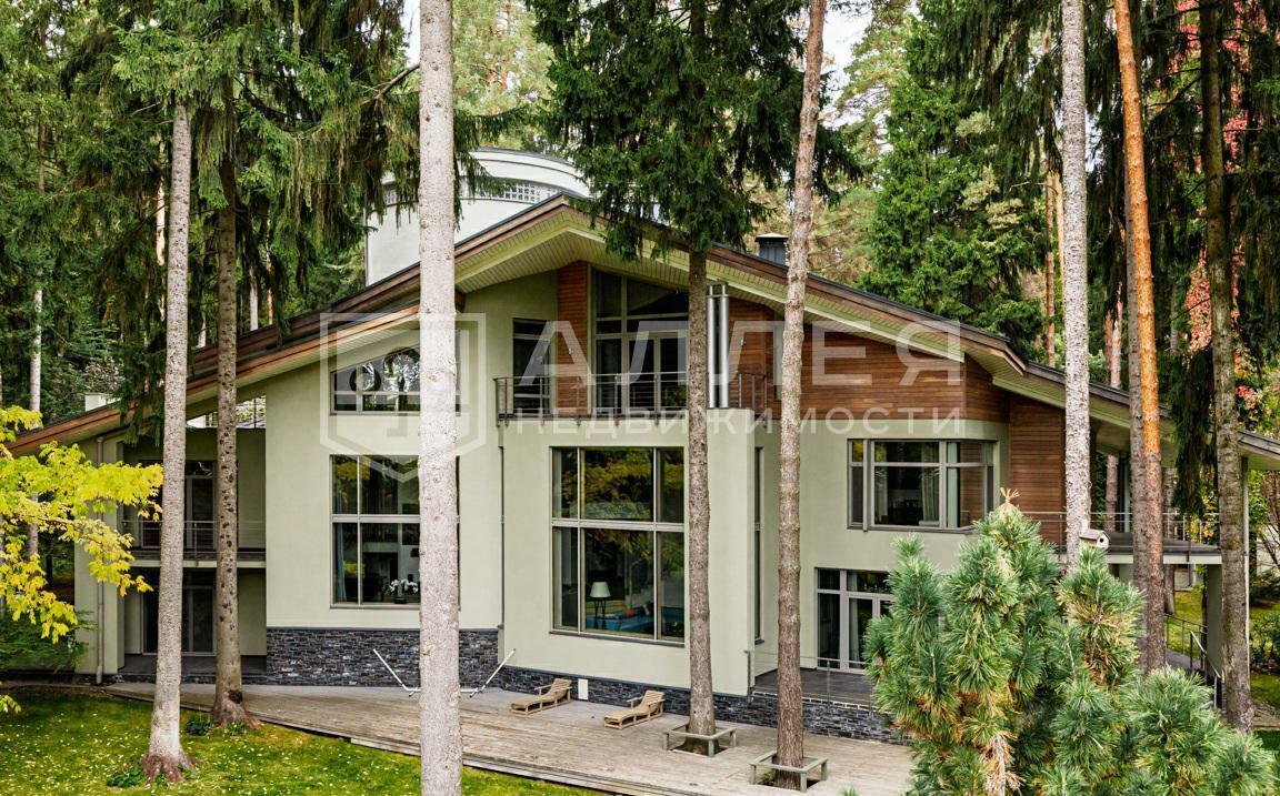 3-этажный коттедж 640 м² с отделкой