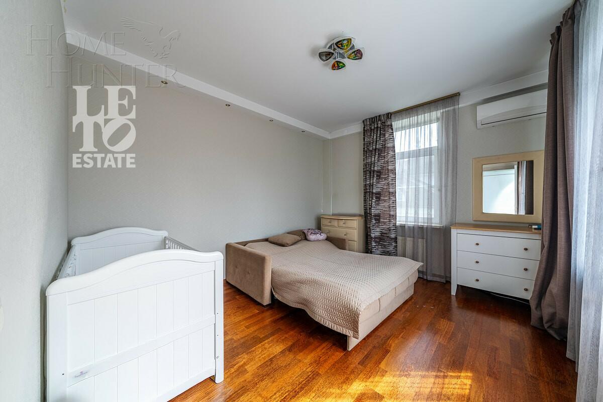 3-этажный коттедж 300 м² с отделкой