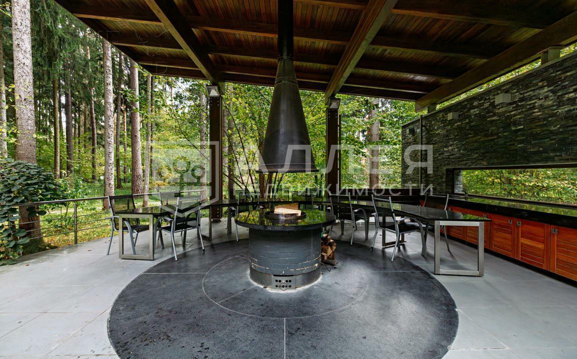 3-этажный коттедж 640 м² с отделкой