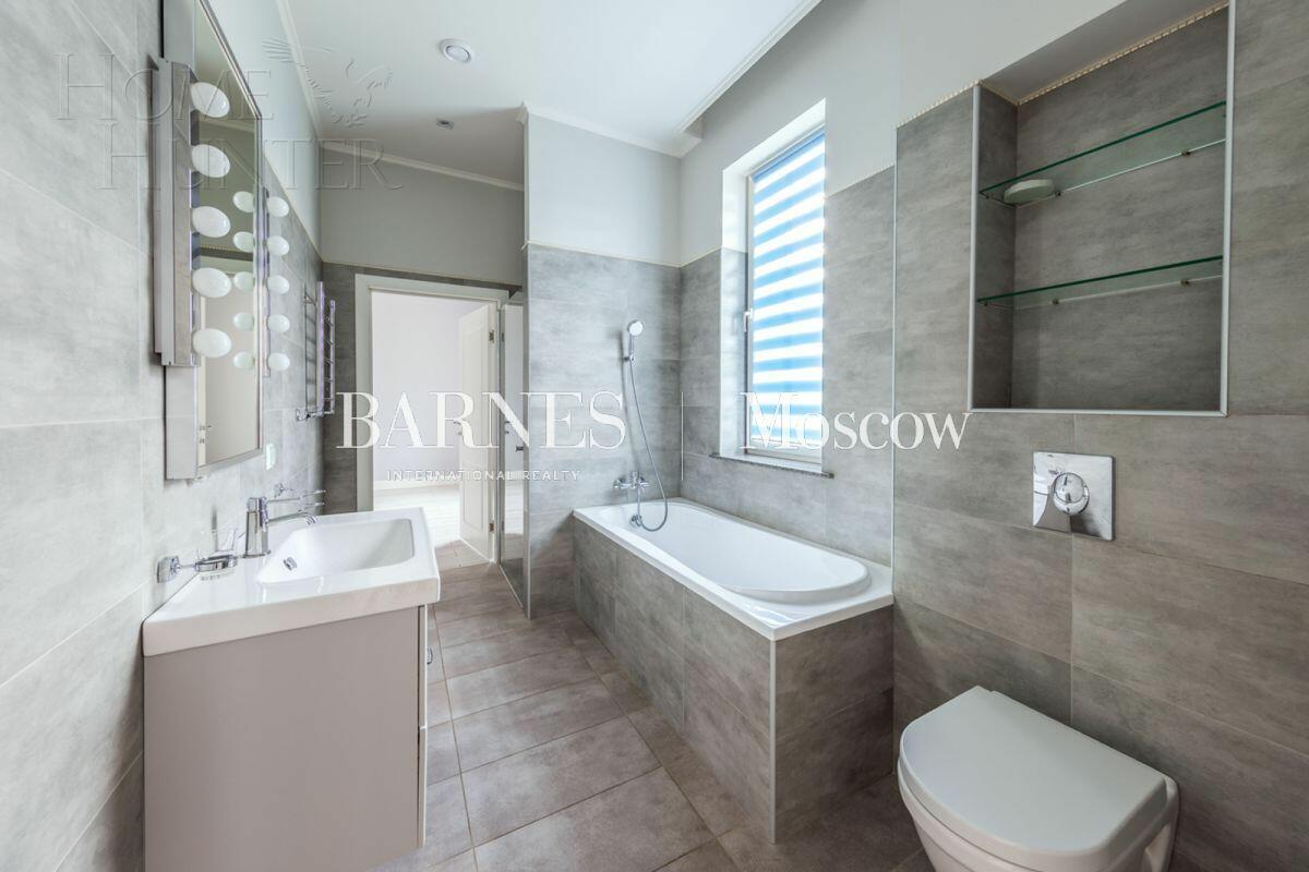 2-этажный коттедж 304 м² с отделкой