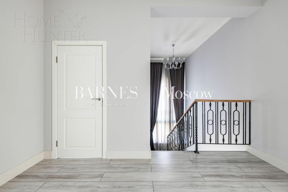 2-этажный коттедж 304 м² с отделкой