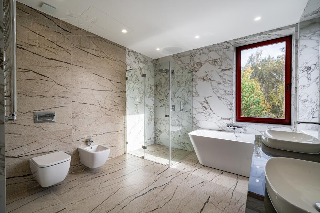 2-этажный коттедж 693 м² с отделкой