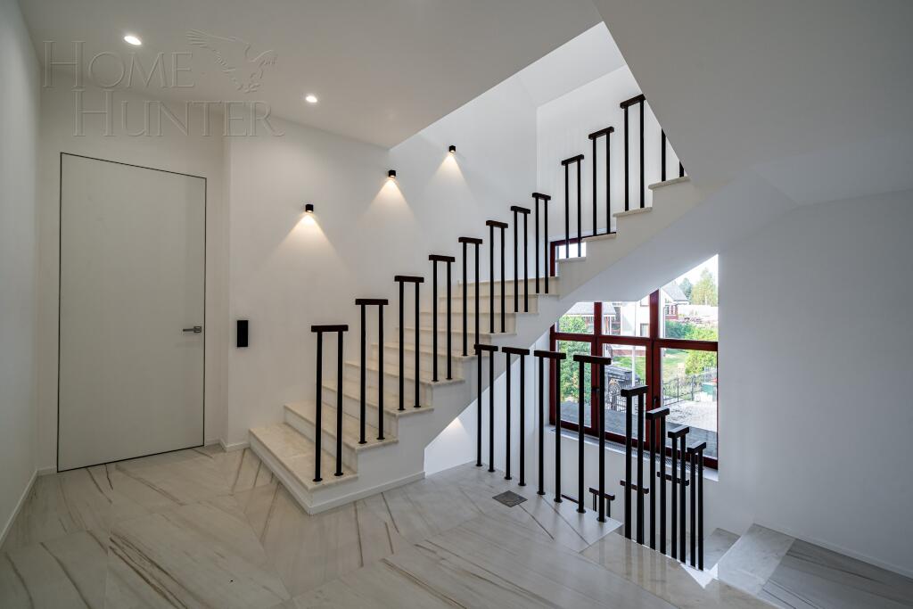 2-этажный коттедж 693 м² с отделкой