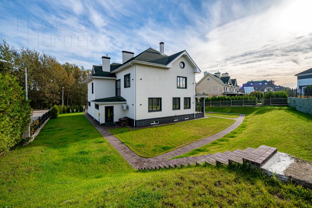 2-этажный коттедж 693 м² с отделкой