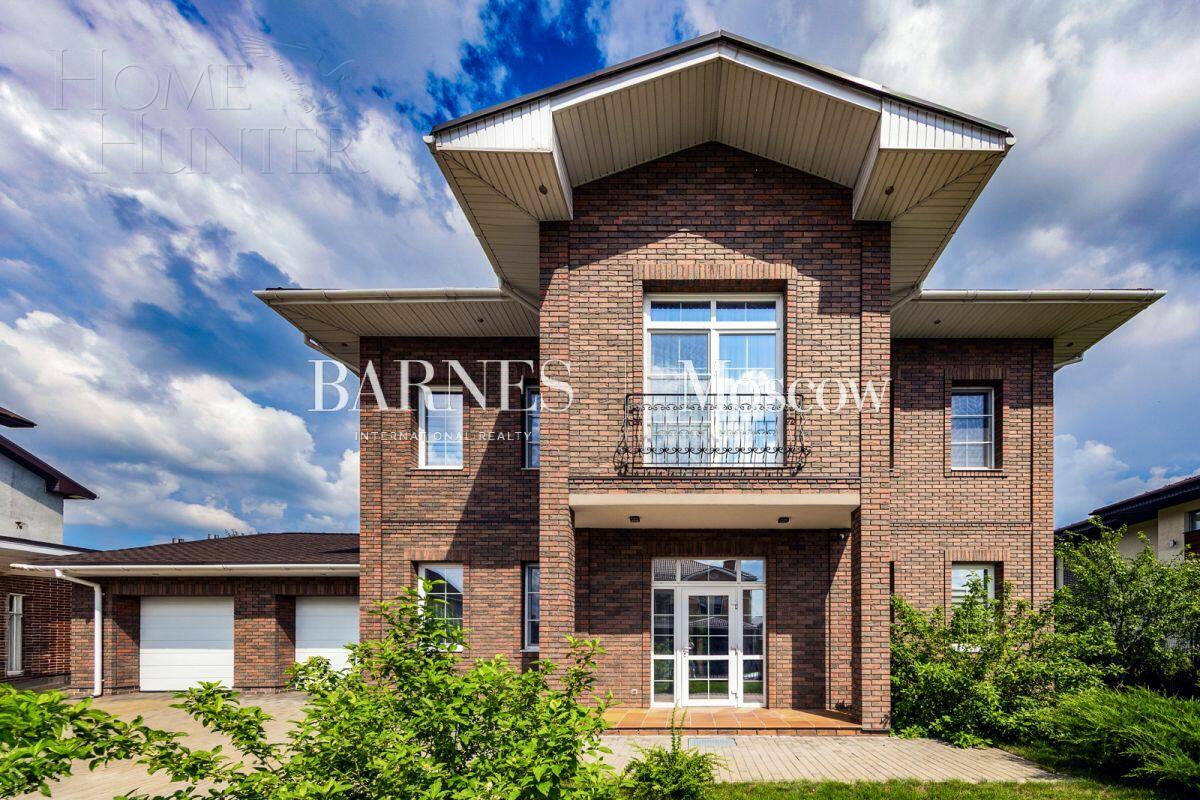 2-этажный коттедж 304 м² с отделкой