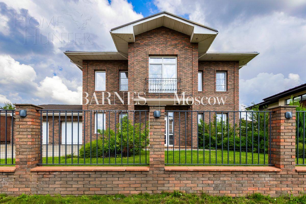 2-этажный коттедж 304 м² с отделкой