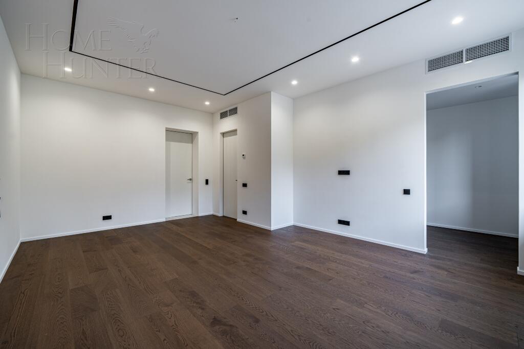 2-этажный коттедж 693 м² с отделкой