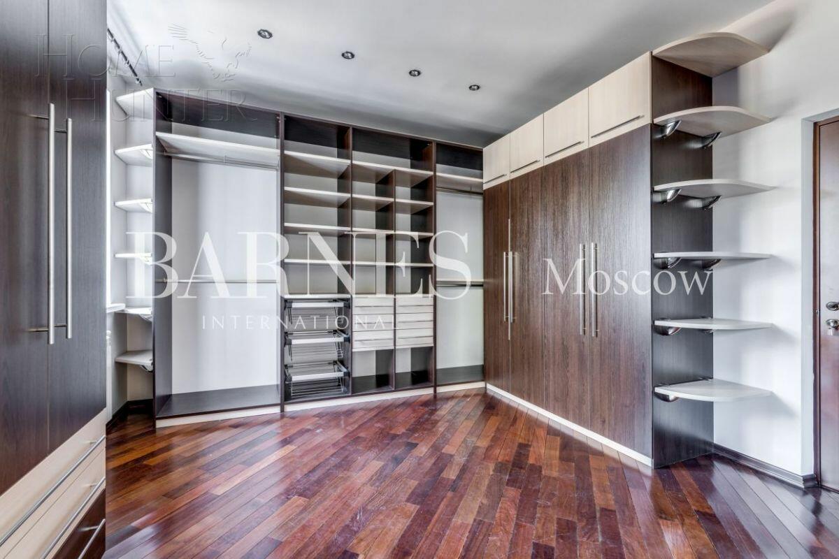 2-этажный коттедж 600 м² с отделкой