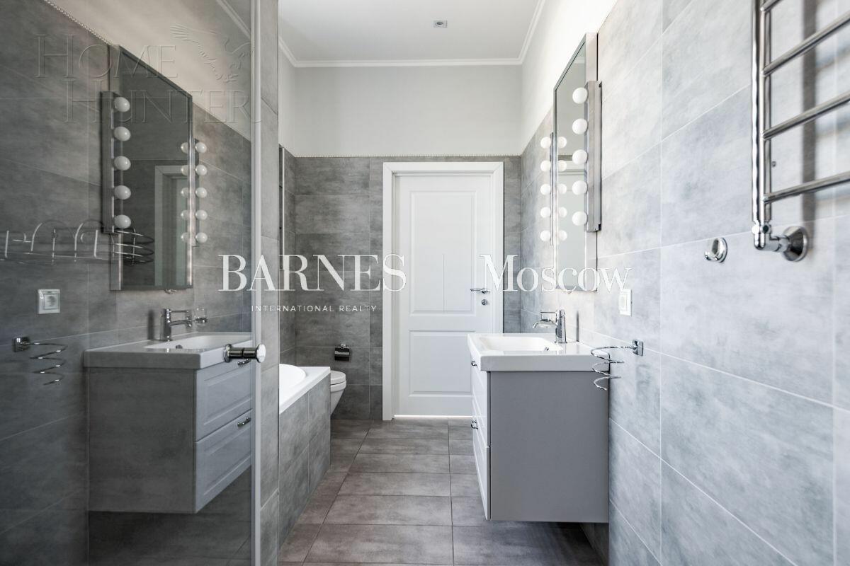 2-этажный коттедж 304 м² с отделкой