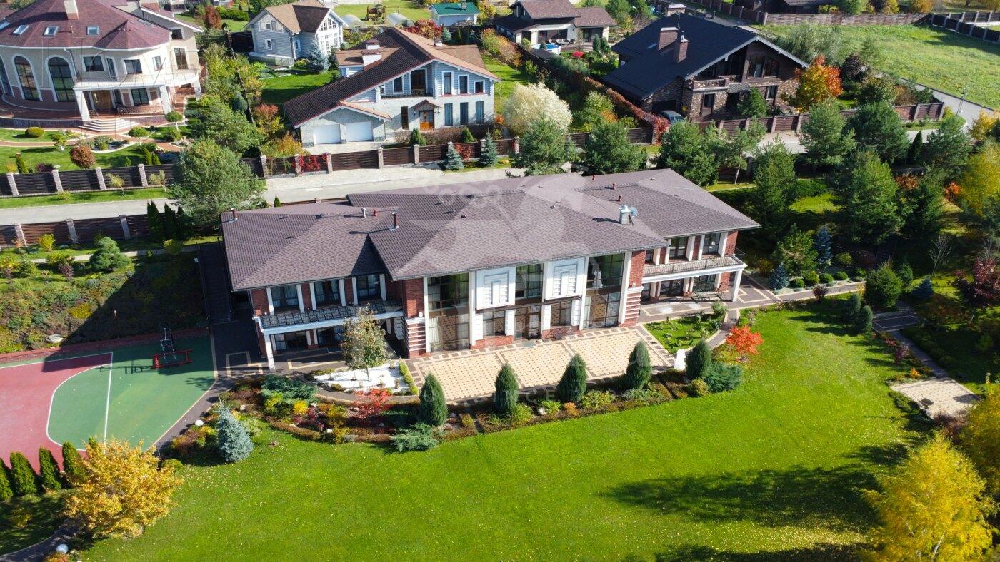 2-этажный коттедж 678 м² с отделкой