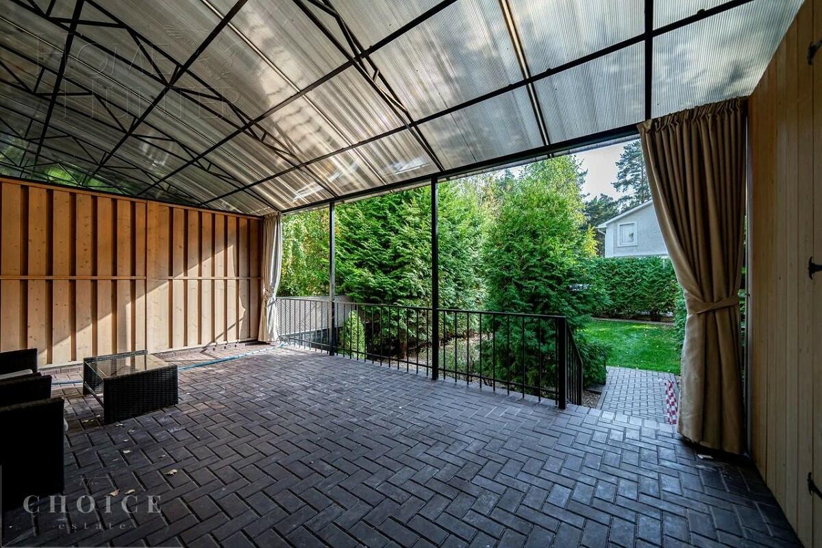 3-этажный таунхаус 200 м² с отделкой