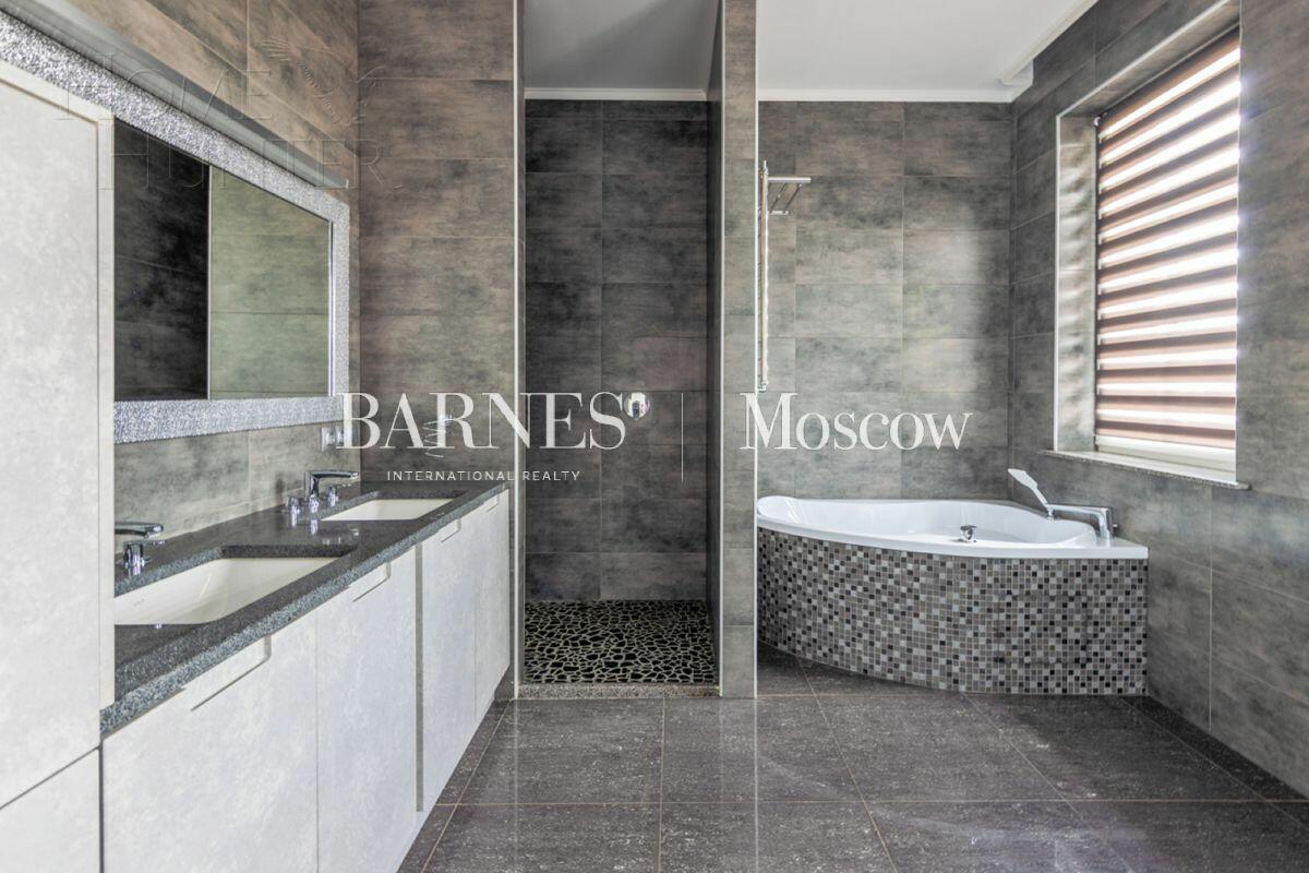 2-этажный коттедж 304 м² с отделкой