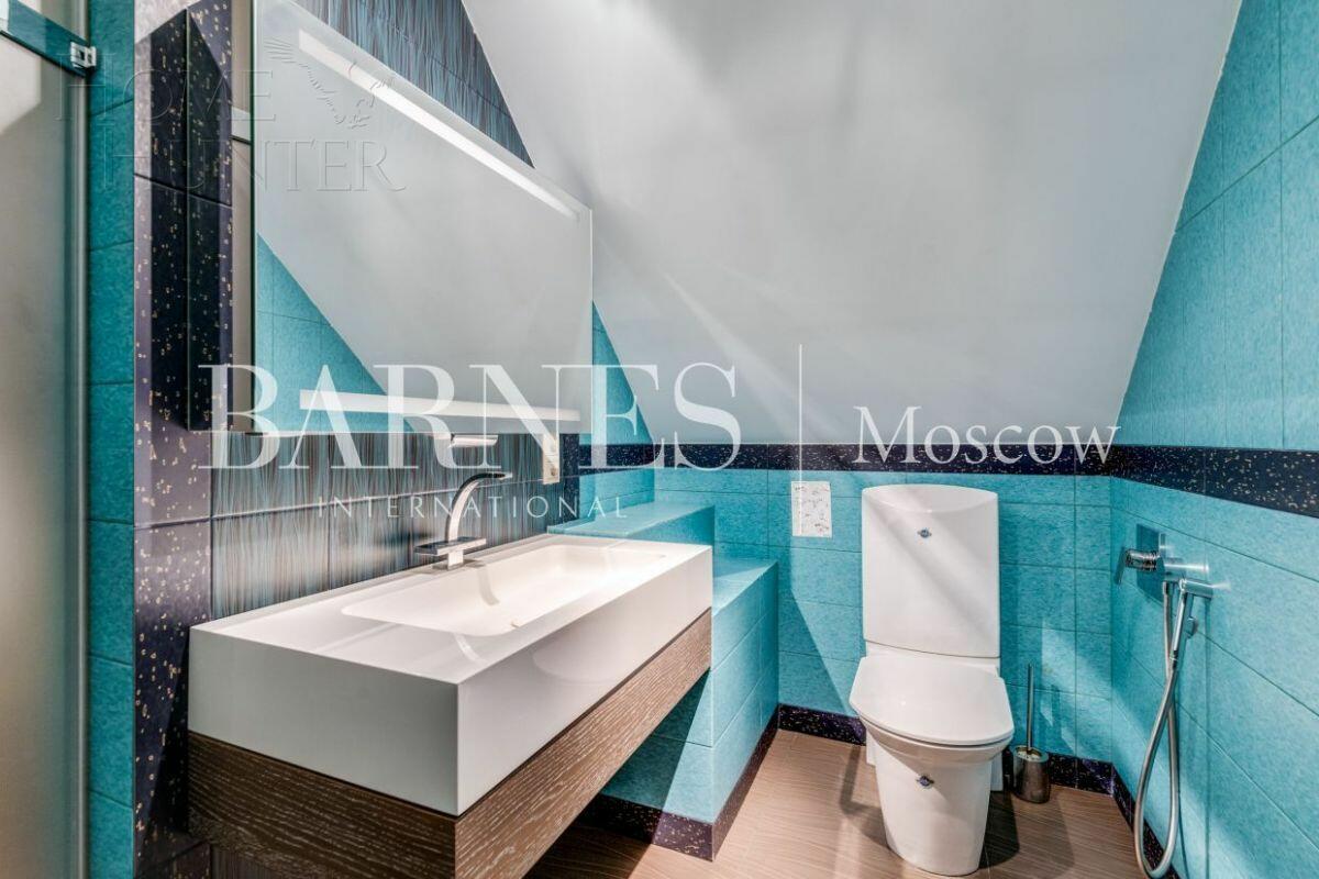 2-этажный коттедж 600 м² с отделкой