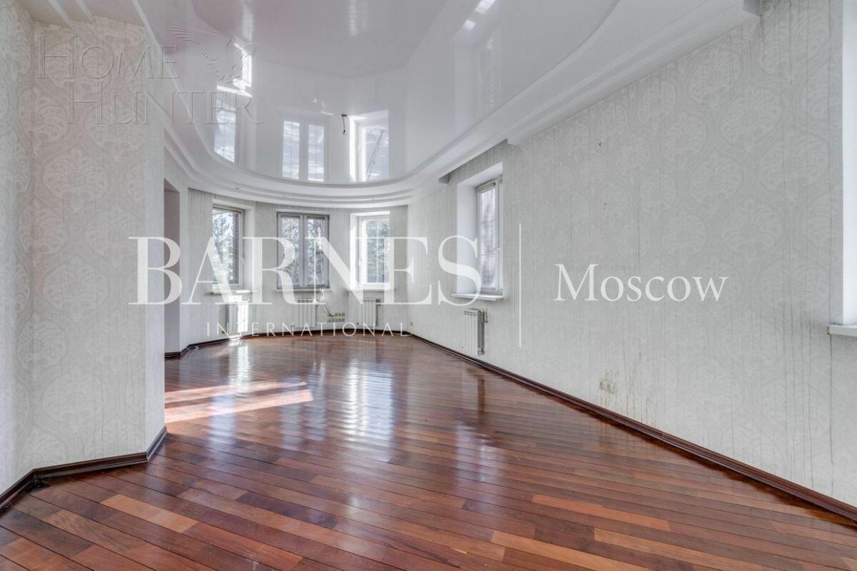 2-этажный коттедж 600 м² с отделкой