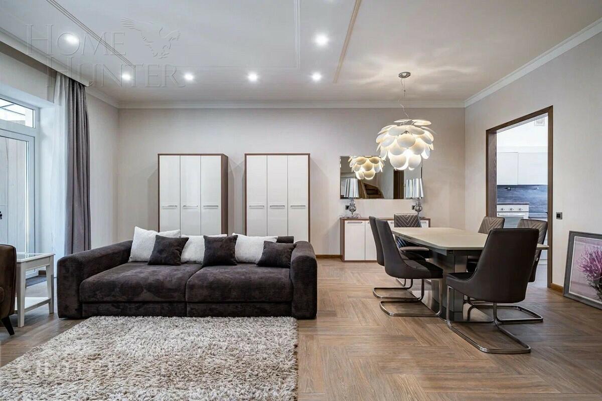 3-этажный таунхаус 200 м² с отделкой