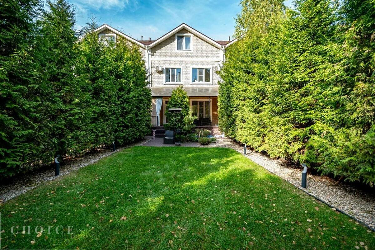 3-этажный таунхаус 200 м² с отделкой