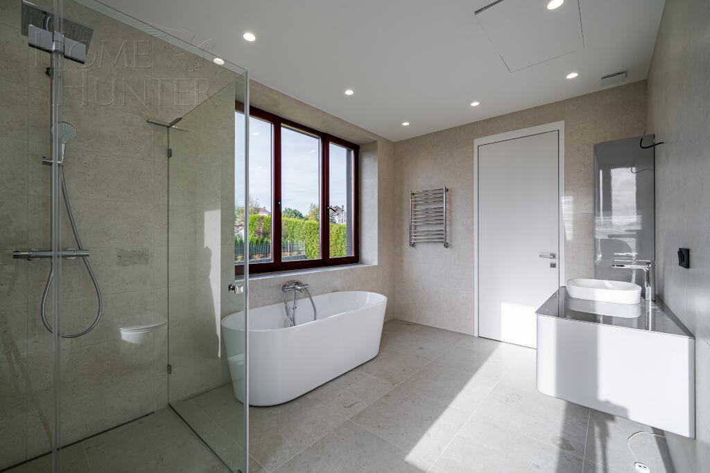 2-этажный коттедж 693 м² с отделкой