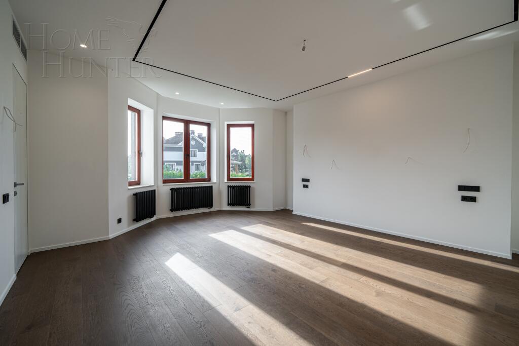 2-этажный коттедж 693 м² с отделкой