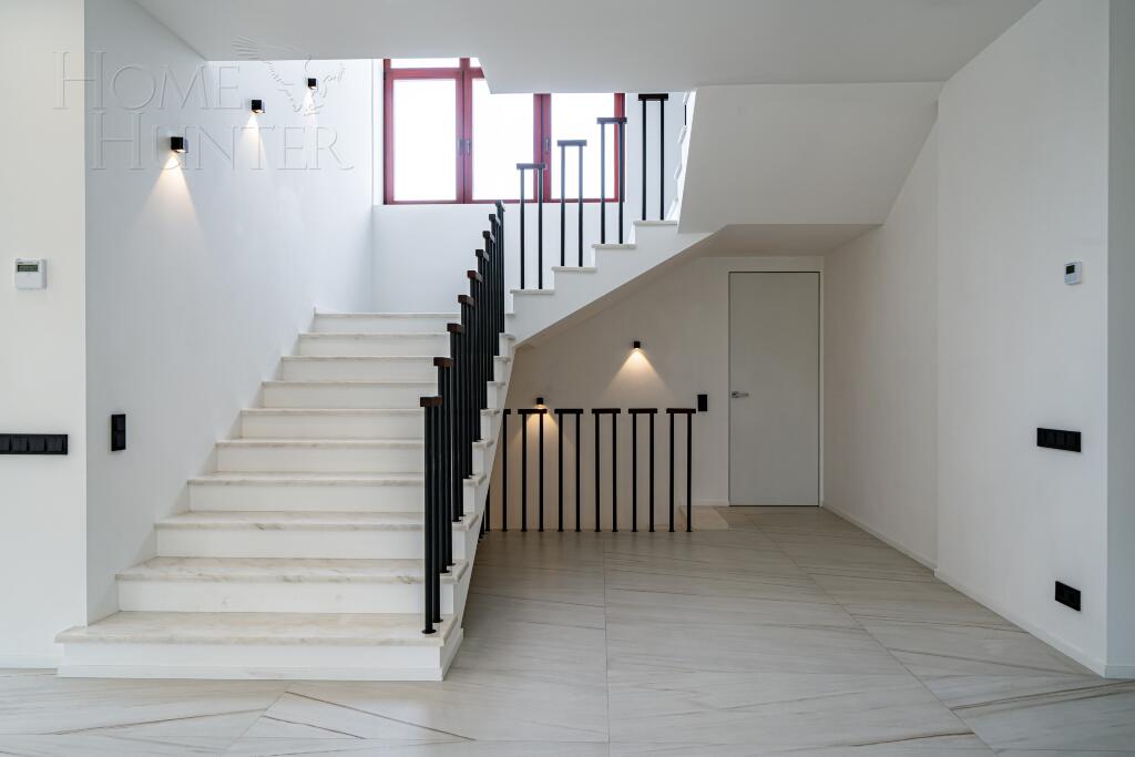 2-этажный коттедж 693 м² с отделкой