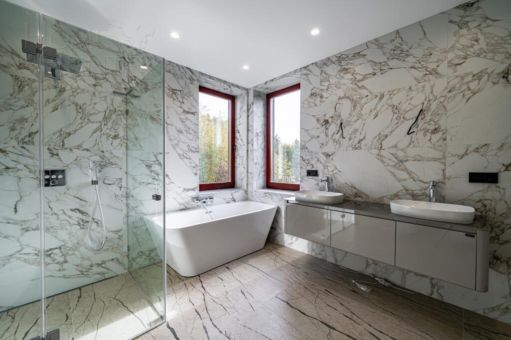 2-этажный коттедж 693 м² с отделкой