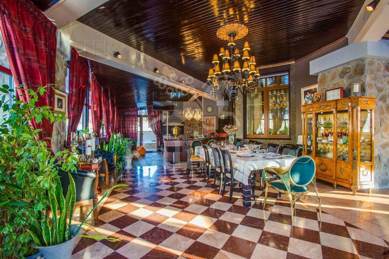 2-этажный коттедж 1 140 м² с отделкой